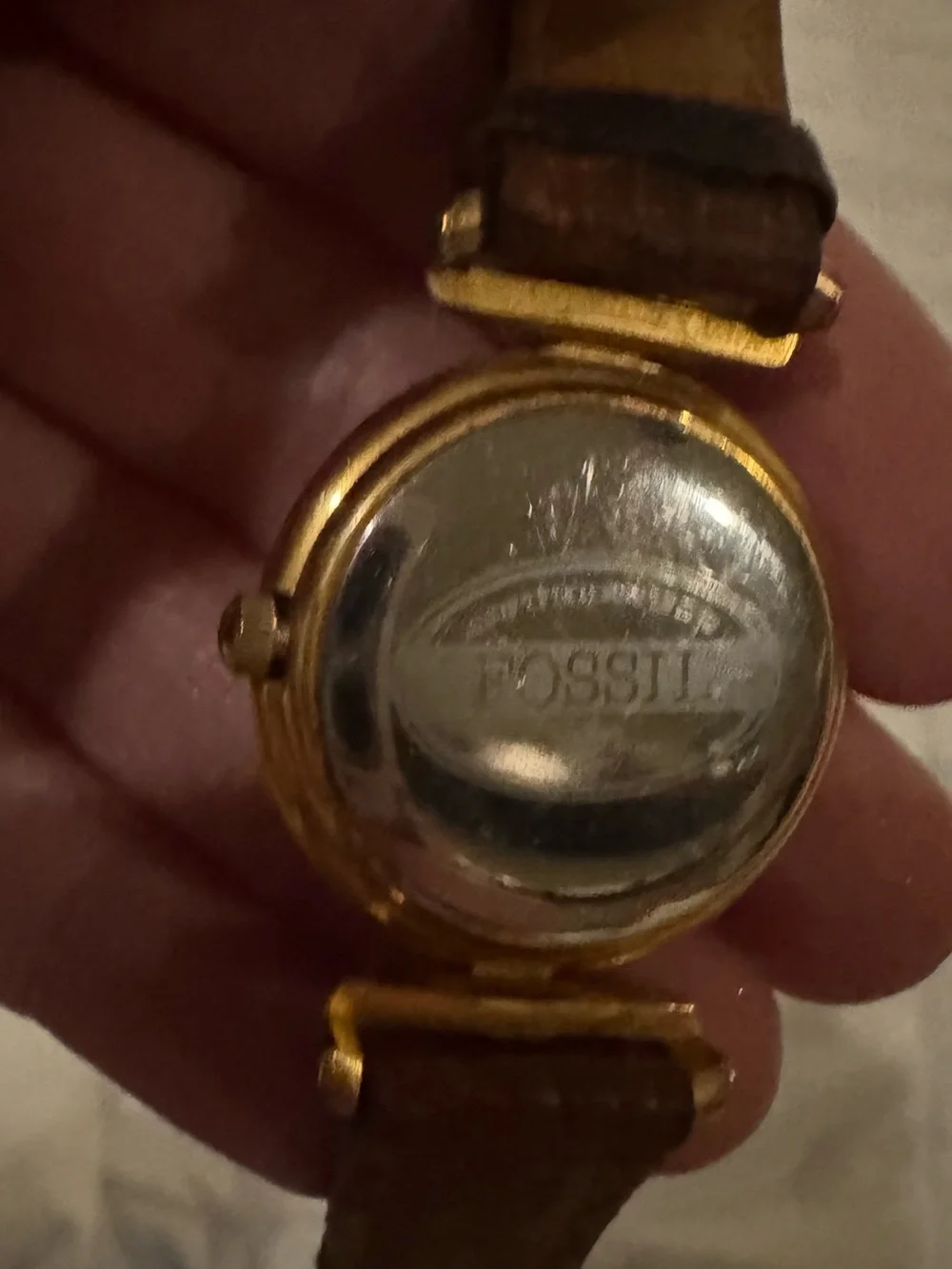 Vintage FOSSIL Women’s Classic Watch Gold-Toned and Cream Face, White Dial
